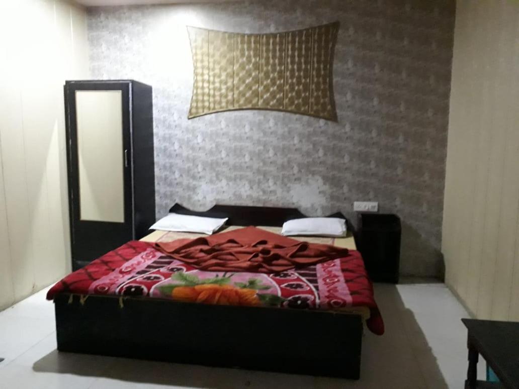 Hotel Neelam Raj Найнитал Экстерьер фото