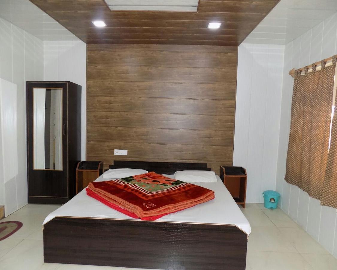 Hotel Neelam Raj Найнитал Экстерьер фото