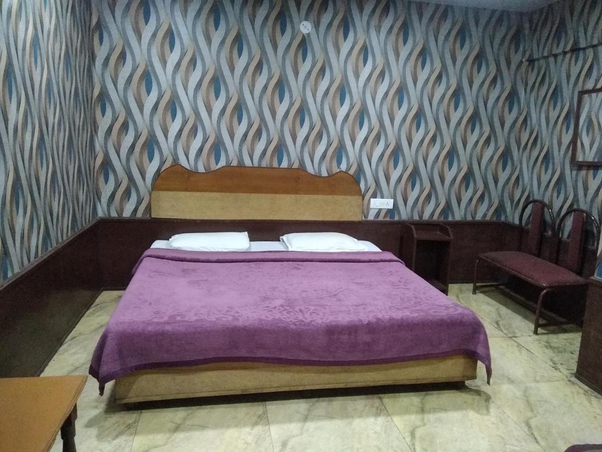 Hotel Neelam Raj Найнитал Экстерьер фото